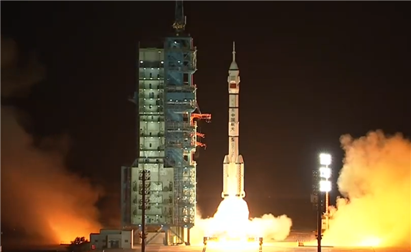 神舟十九号载人飞船发射成功:空间站组合体进入对接轨道——上海热线新闻频道